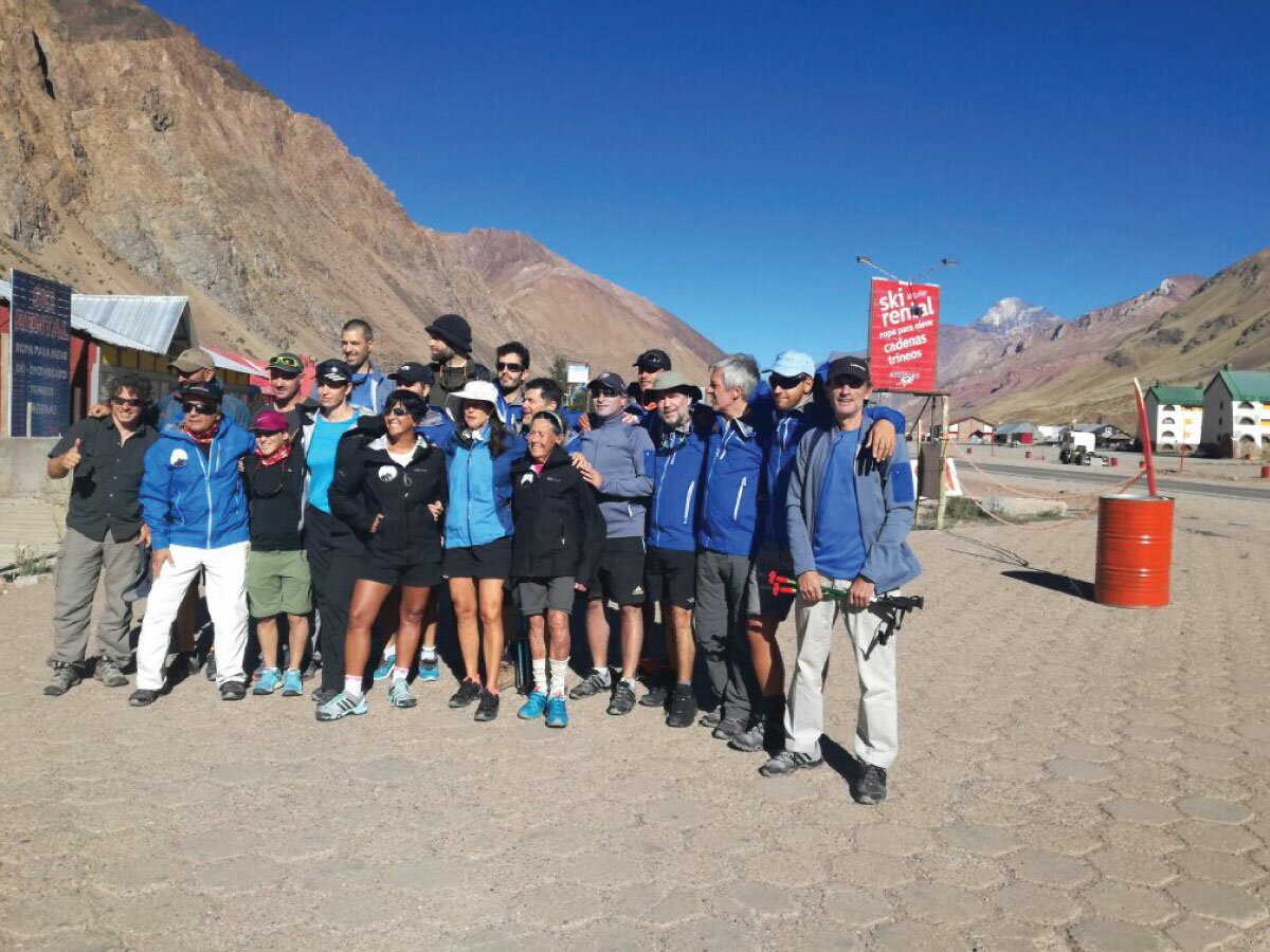 El equipo en penitentes antes de comenzar la expedición