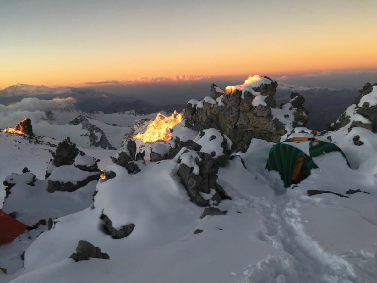 Atardecer en campamento de Cólera